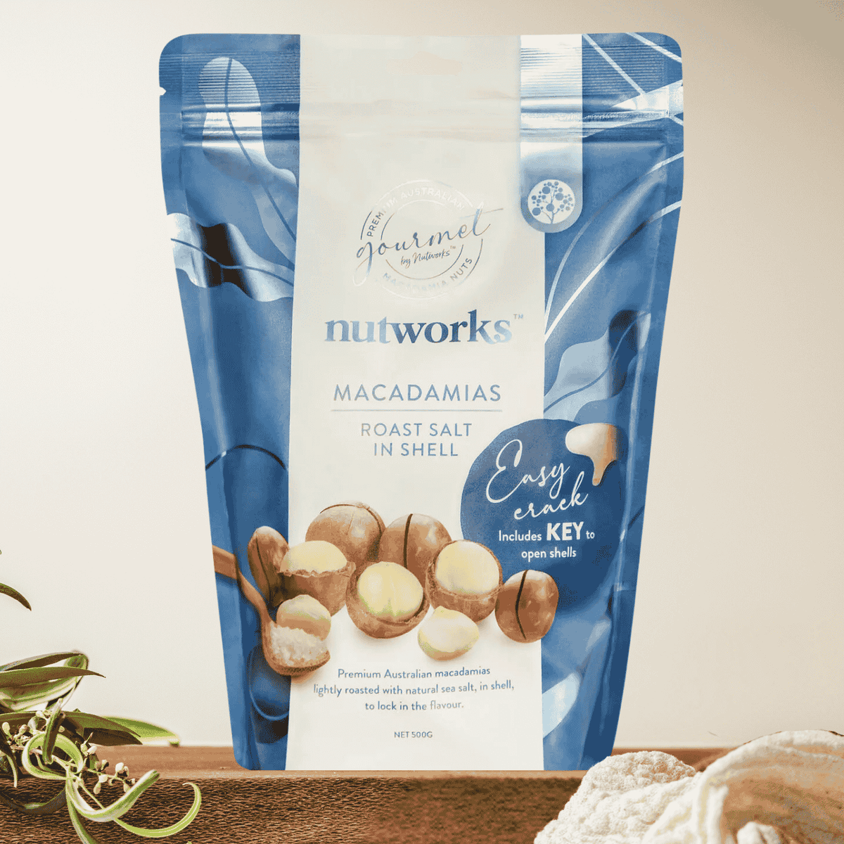 200g Easy Crack Macadamia in Salt Roasted in shell flavour